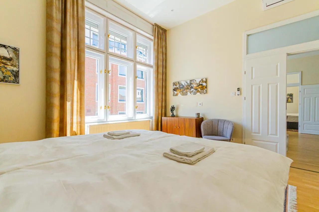 Bengt Apartment Kiraly Str. Luxury Suite Budapest 0*,