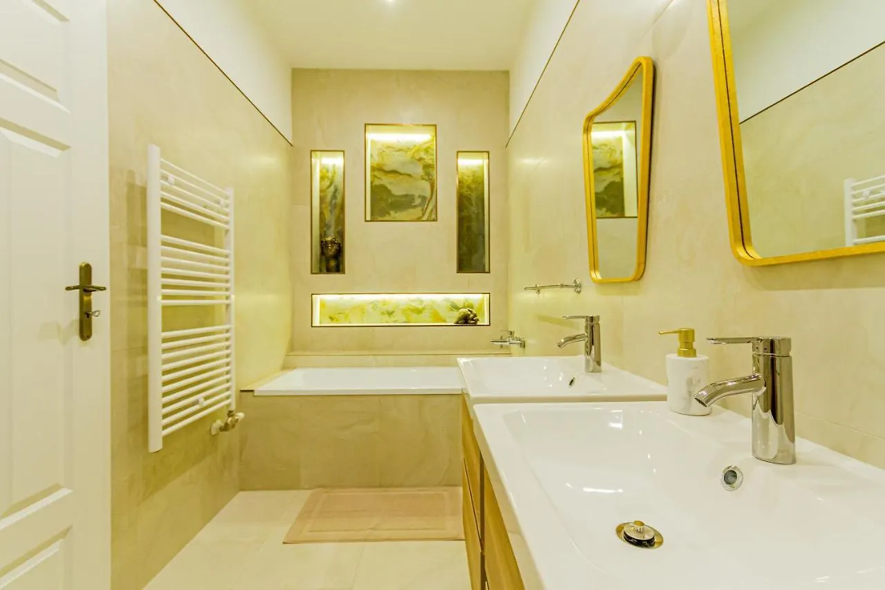 Bengt Apartment Kiraly Str. Luxury Suite Budapest
